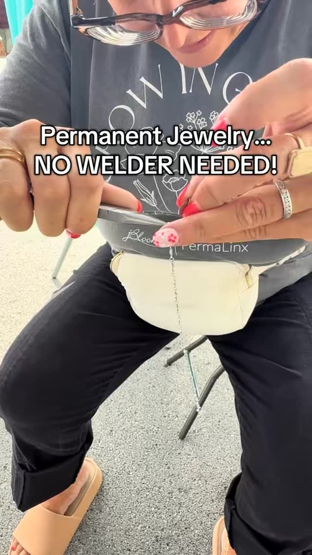 They said I needed a welder. I said... watch me linx anyway.
No sparks. No welder. No drama. Just linx that slay all day.
#stylewithchalisa #styledlifewithchalisa #jbloom #permanentjewelry #permanentjewelryexperience #bangle #permanentbangle #permalinxbyjbloom