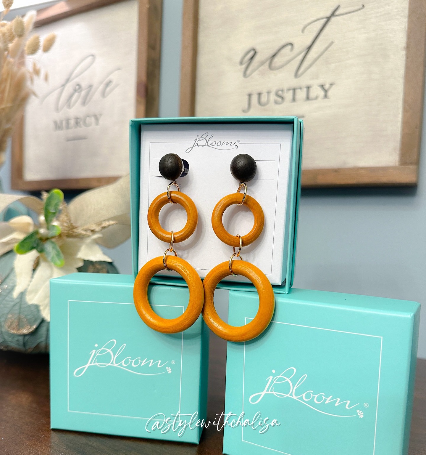 Every girl needs a little HOOP moment.
Meet your new fall faves — fun, flirty, and full of loop love! 💛

Did you know jBloom offers a specialty Earring Box every month for just $20 + tax & free shipping?!
It’s the easiest way to add color, texture, and trend-right style to your collection — one surprise pair at a time. 🎁

Tap the link in bio or message me to start your monthly sparkle!

#StyleWithChalisa #jbloom #styleinspo #earringlover #earringsofinstagram #fallfashion #bloomcrew
